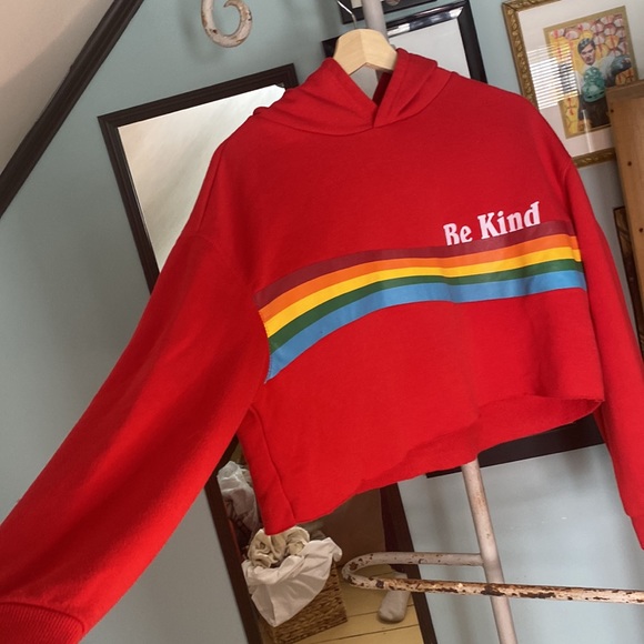 “Be Kind” Crop Sweater - Picture 3 of 3